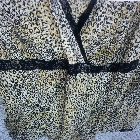 Lane Bryant Yellow Leopard Print Surplice Top with Black Trim - Picture 5 of 7
